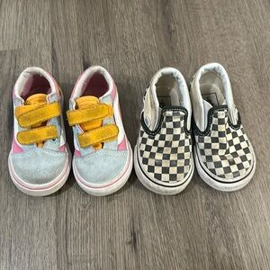 2 pairs Vans shoes